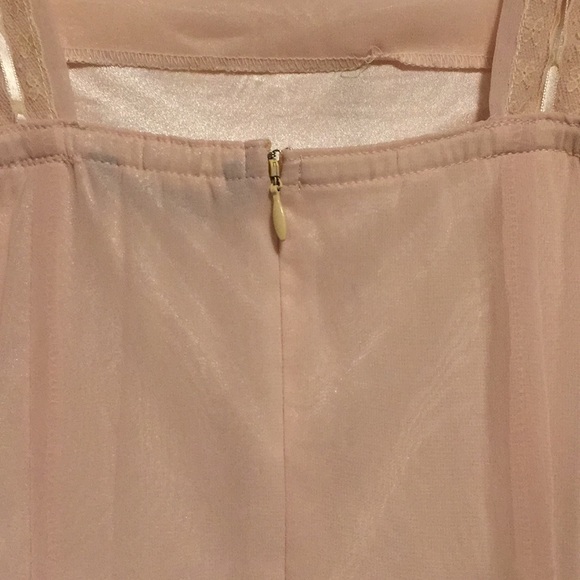 Nice Claup Flowy Peach Dress with Flower Rimming - Picture 6 of 9